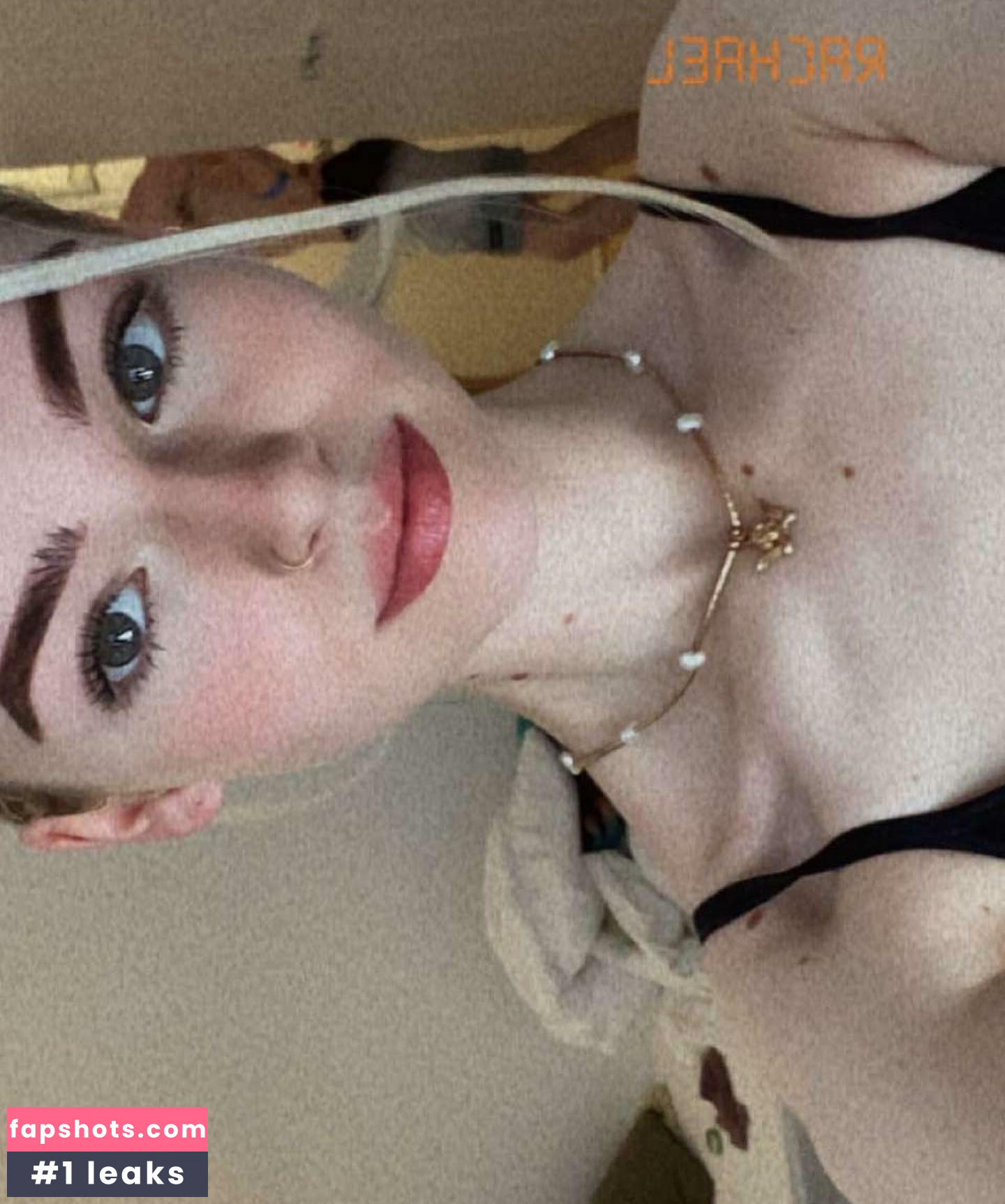 Heyitzrachael nude babe gallery