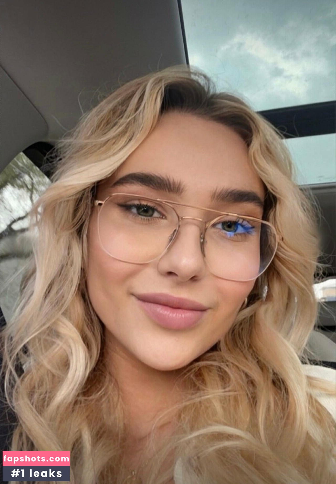 hiitsellie nude babe gallery