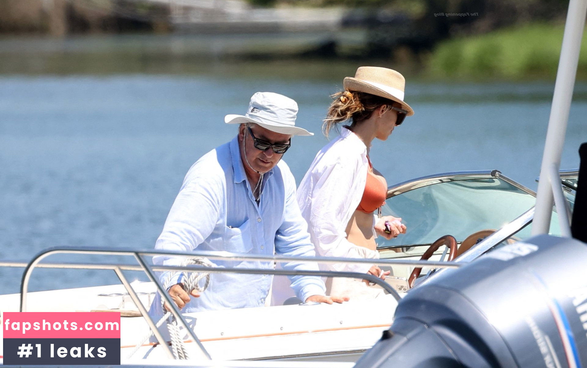 Hilaria Baldwin gallery photo #16