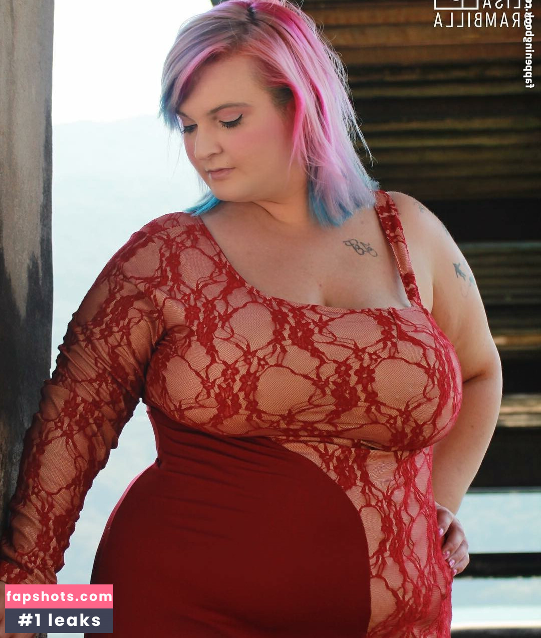 Hilary Ilariaa gallery photo #27