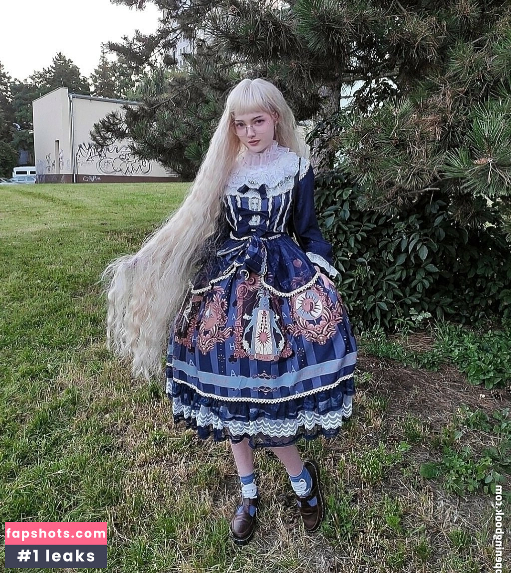 hildegard1 gallery photo #15