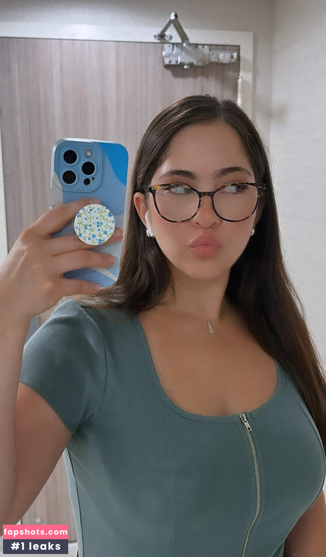 hilenna gallery photo #8