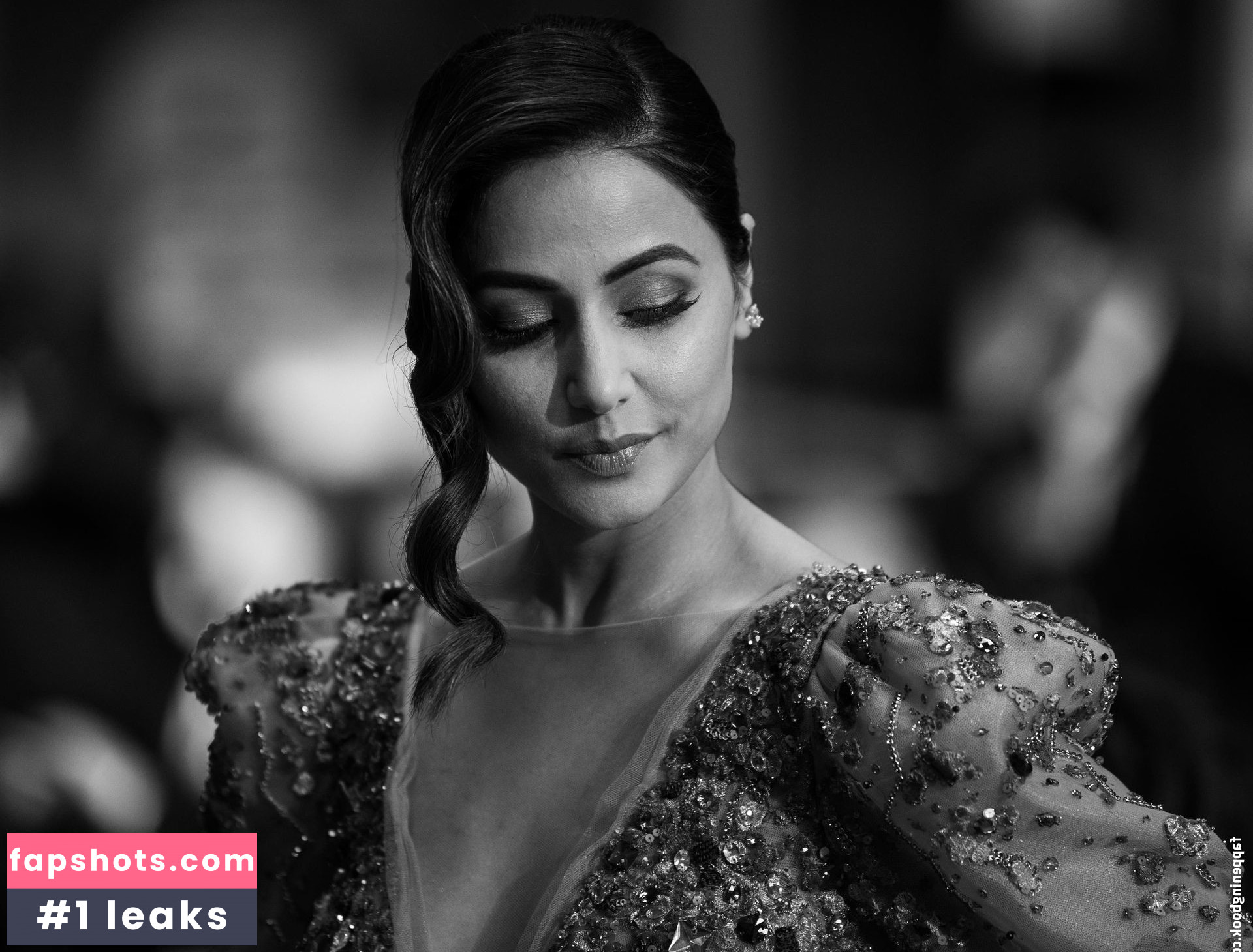 Hina Khan gallery photo #2