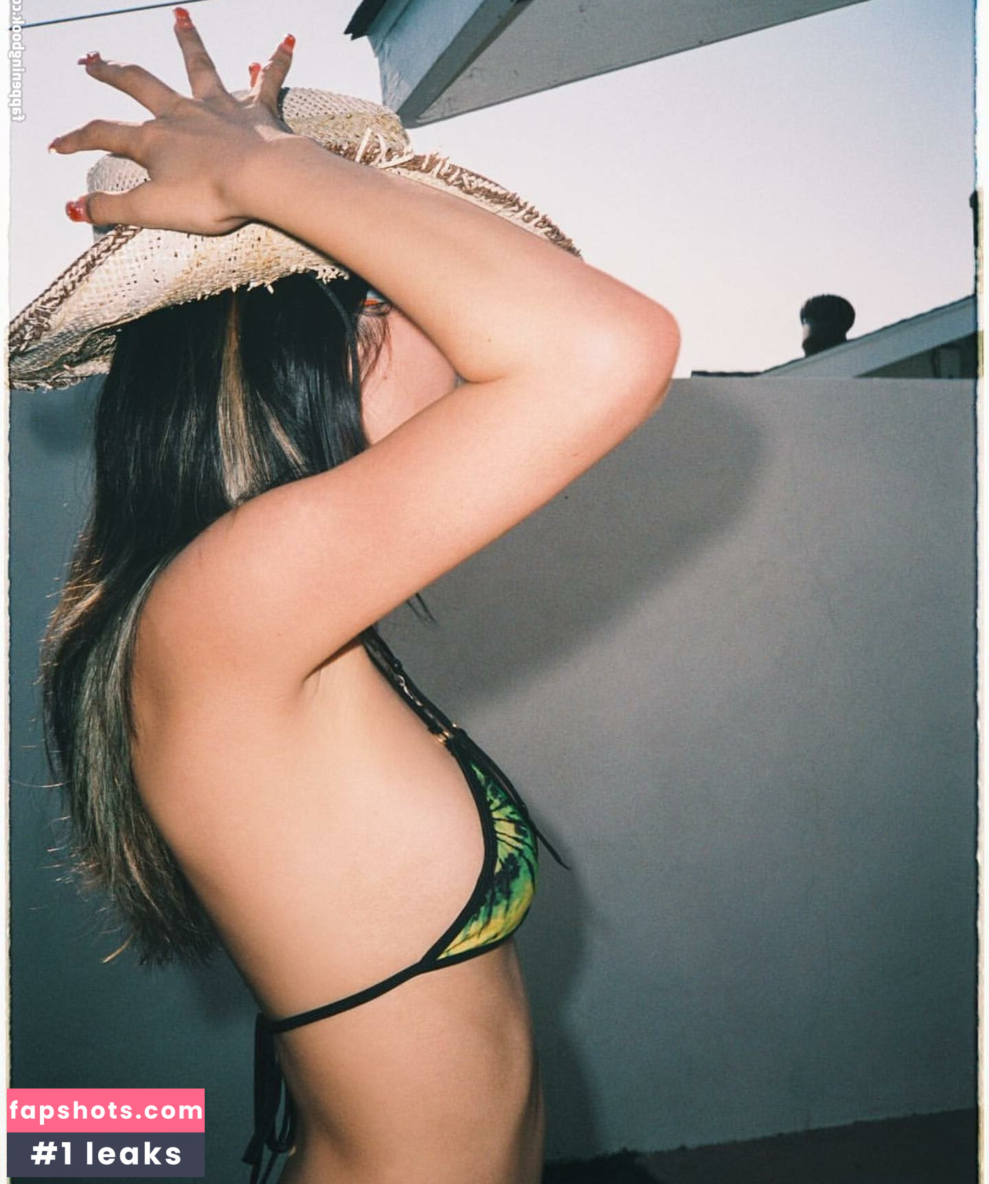 Hina Yoshihara gallery photo #17