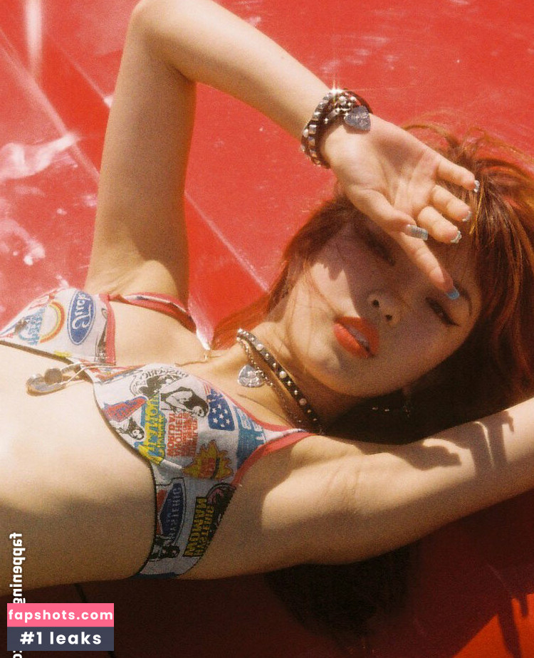 Hina Yoshihara gallery photo #7