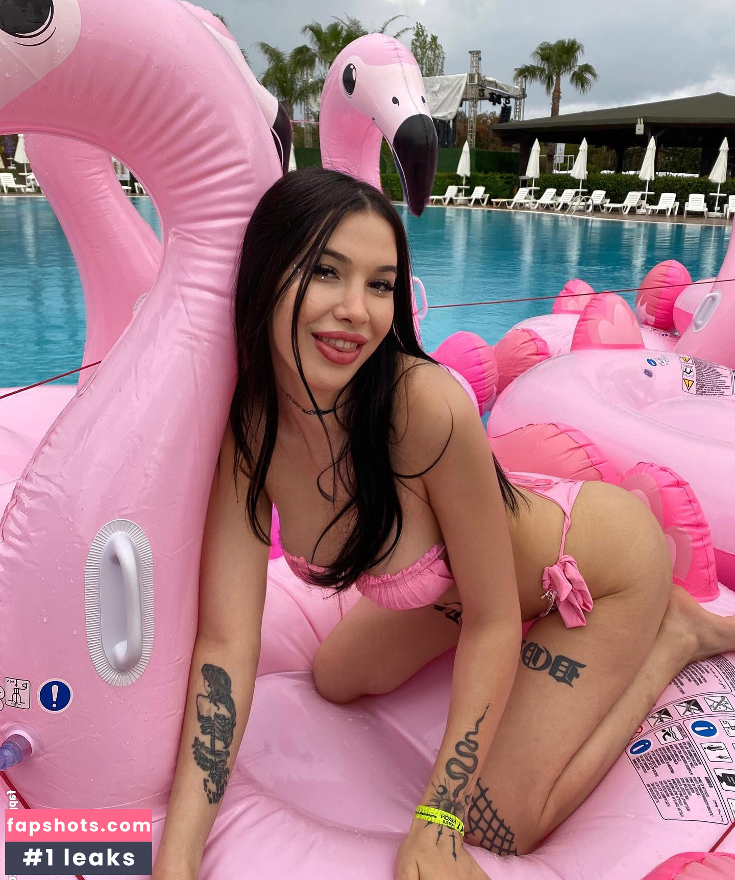 Hira Balci gallery photo #3