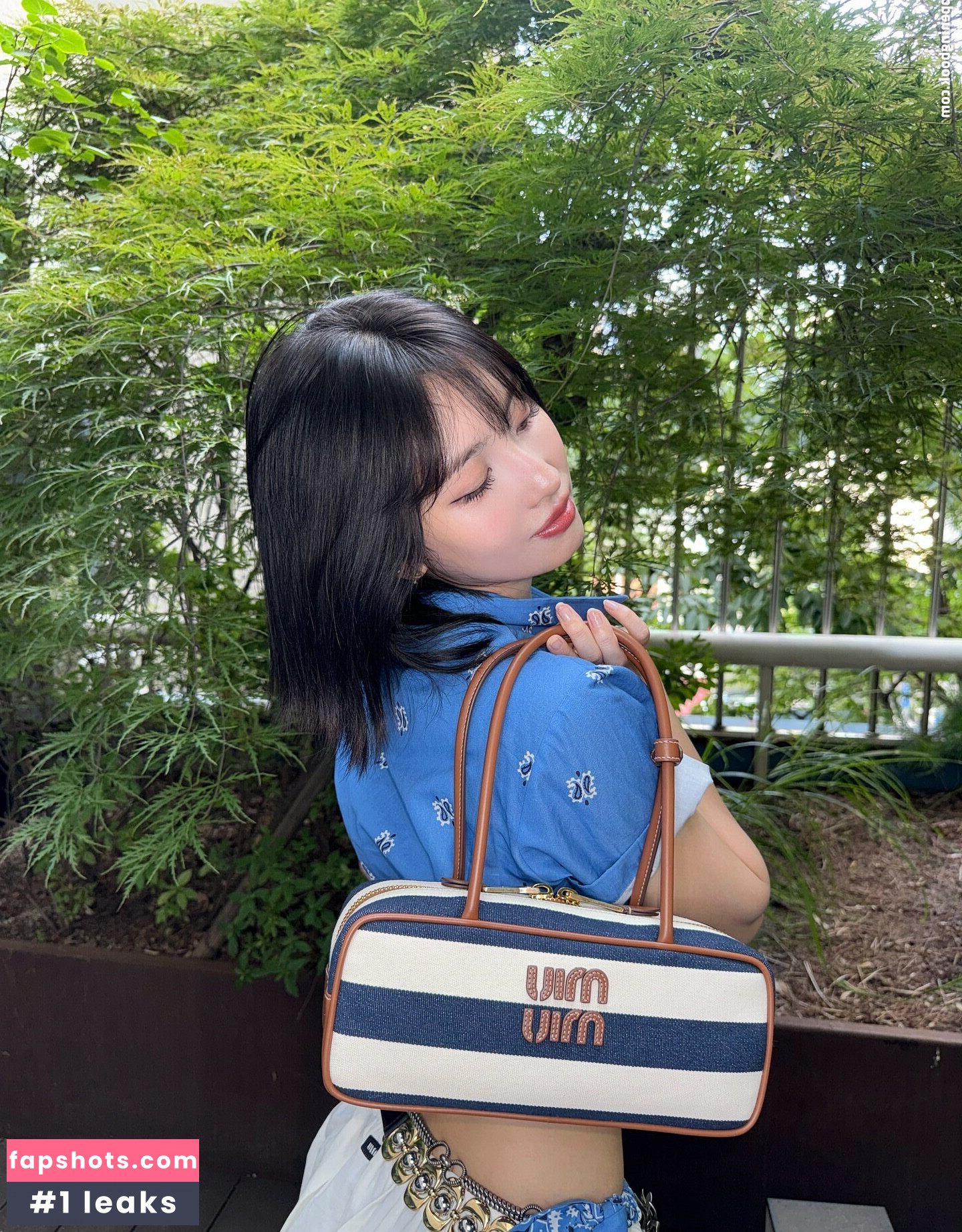 Hirai Momo gallery photo #15