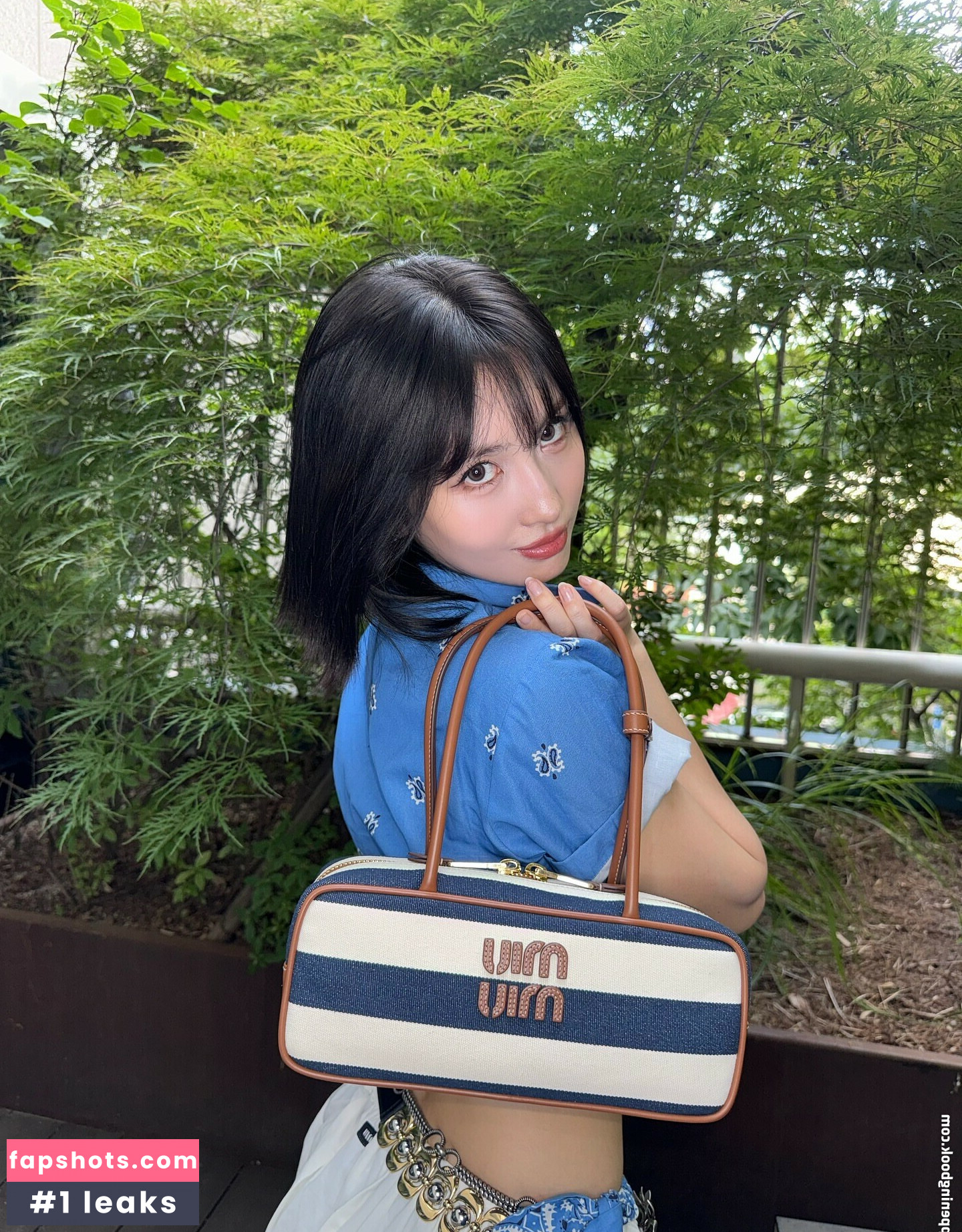 Hirai Momo gallery photo #16