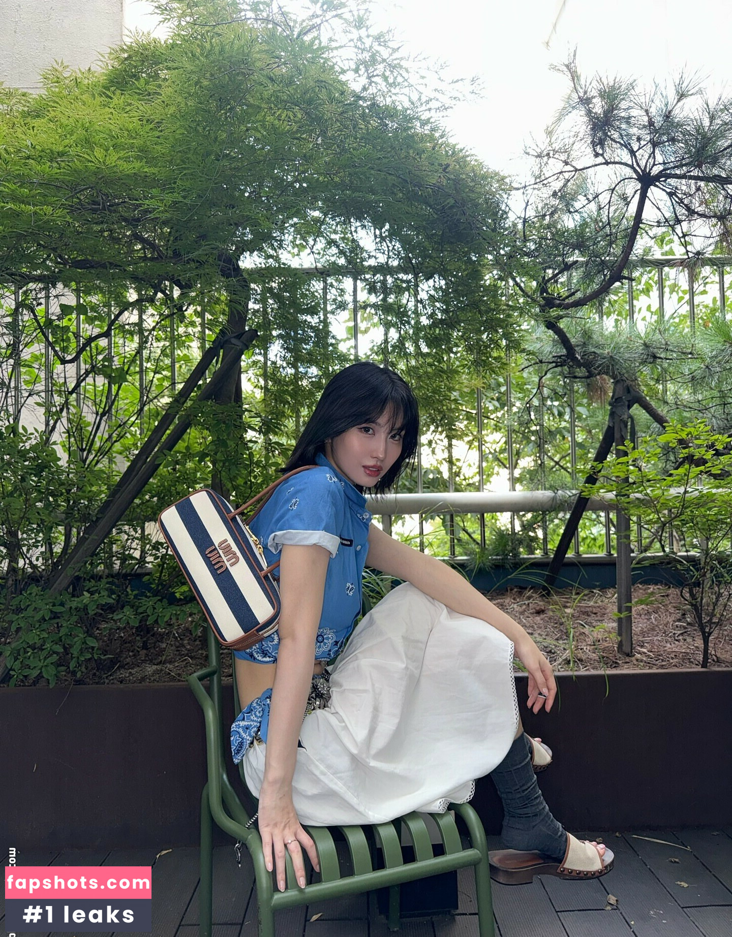 Hirai Momo gallery photo #17