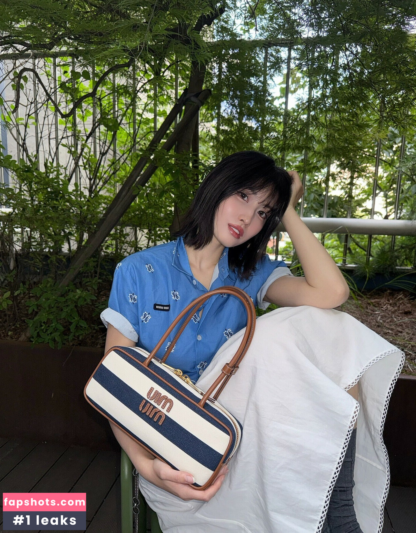 Hirai Momo gallery photo #19