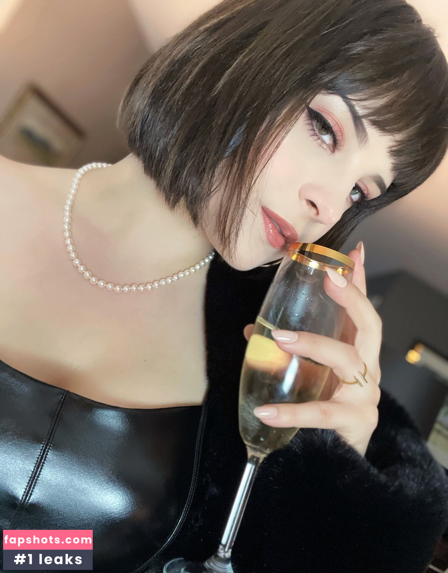 Hiso Neko gallery photo #127