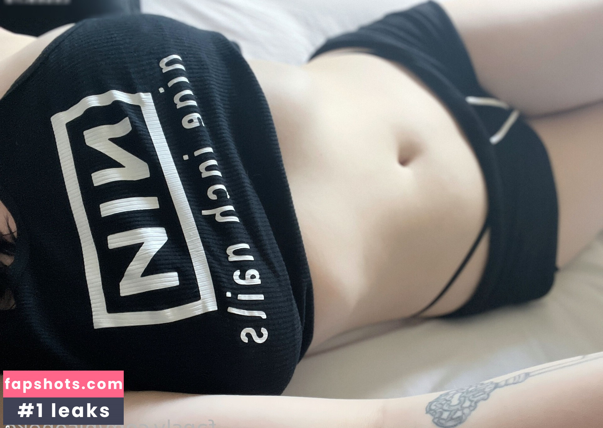 Hisoneko gallery photo #17