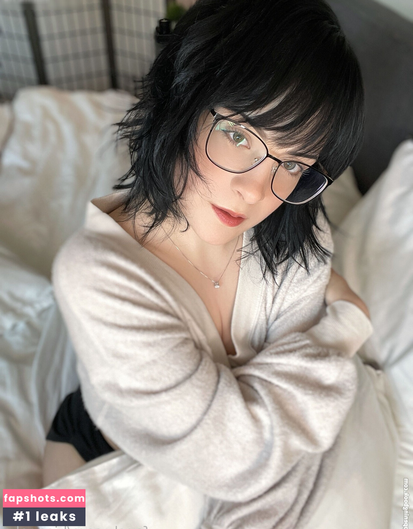 Hisoneko gallery photo #21