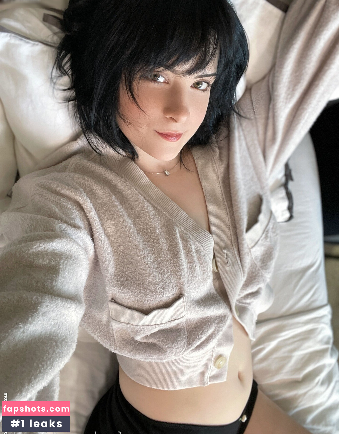 Hisoneko gallery photo #25