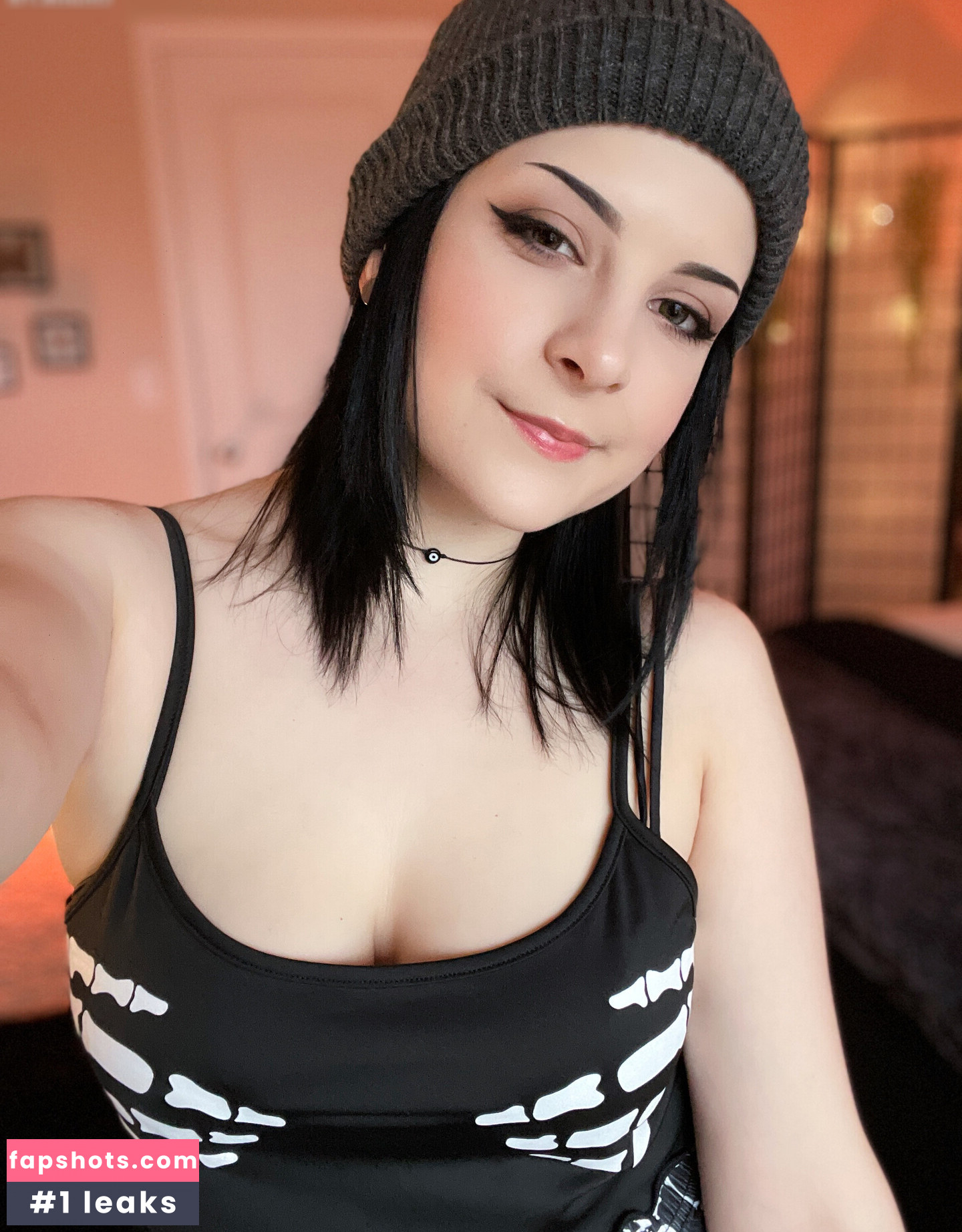 Hisoneko gallery photo #42