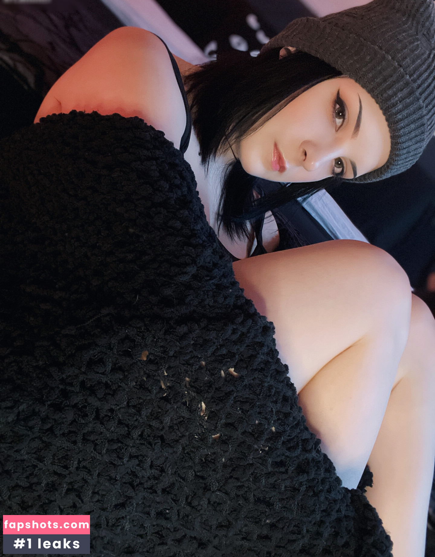 Hisoneko gallery photo #43