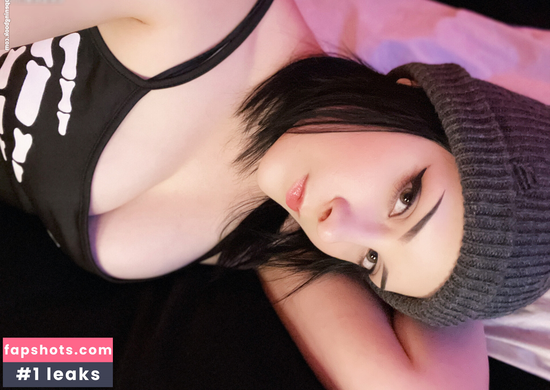 Hisoneko gallery photo #46