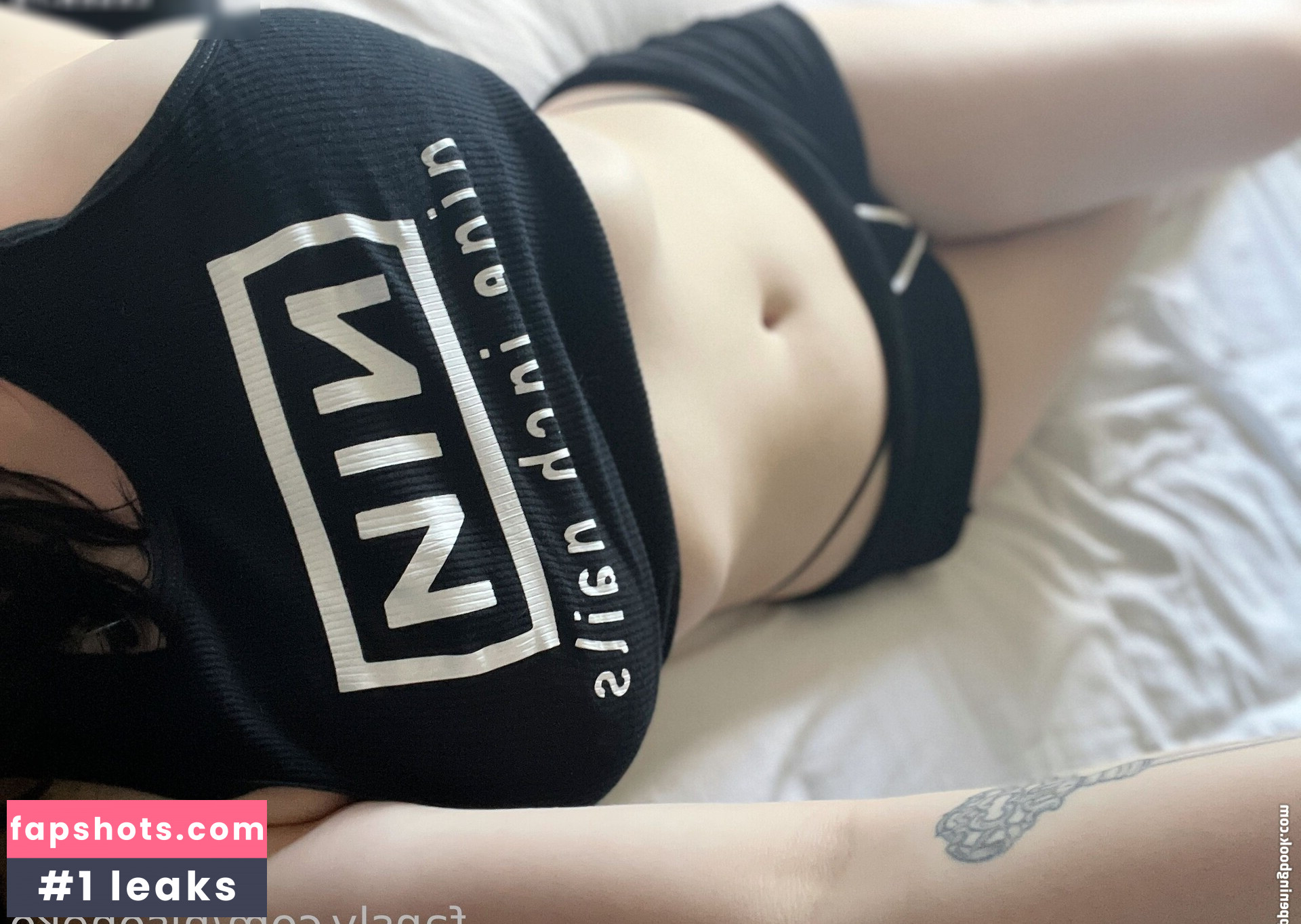 Hisoneko gallery photo #8