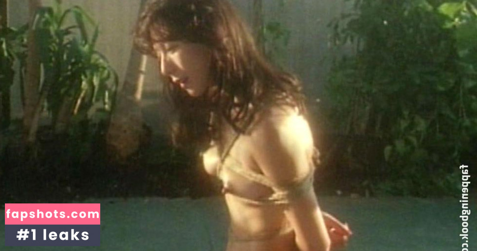 Hitomi Kobayashi Filtración Desnuda OnlyFans Foto #13 - Fapshots