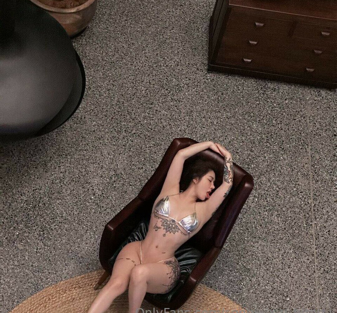 hitomi-songyuxin Nude Leaks OnlyFans Photos #582 - LeakJerk