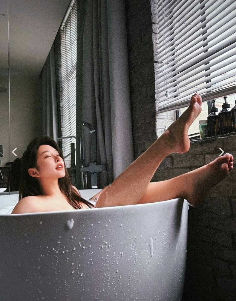 hitomi-songyuxin Nude Leaks OnlyFans Photos #606 - LeakJerk