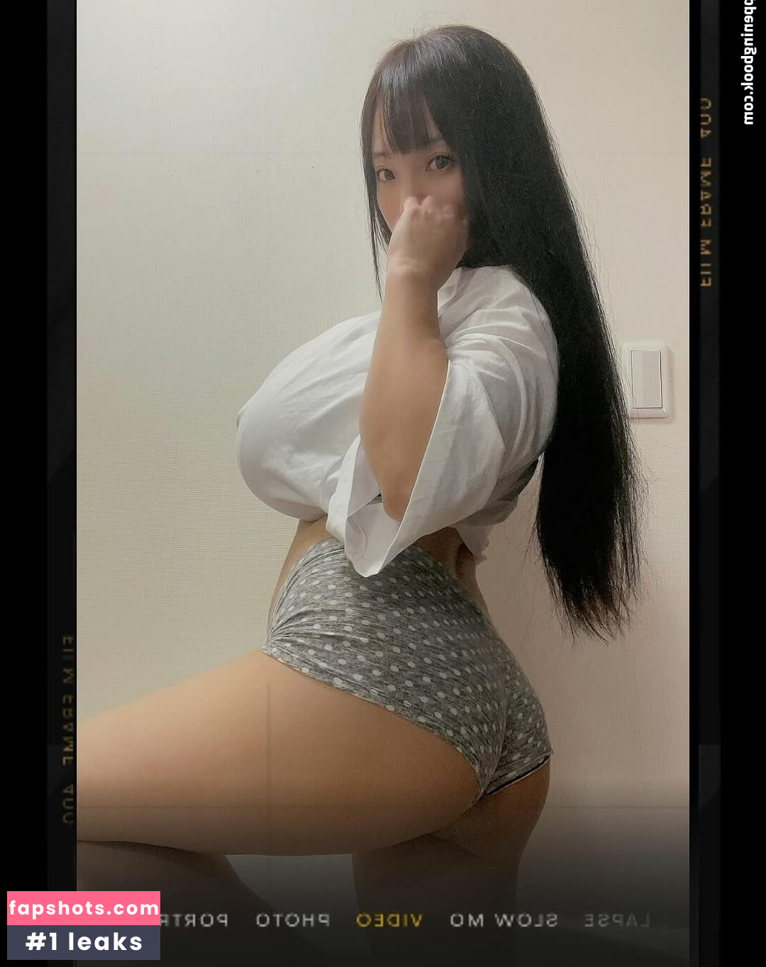 Hitomi Tanaka gallery photo #3