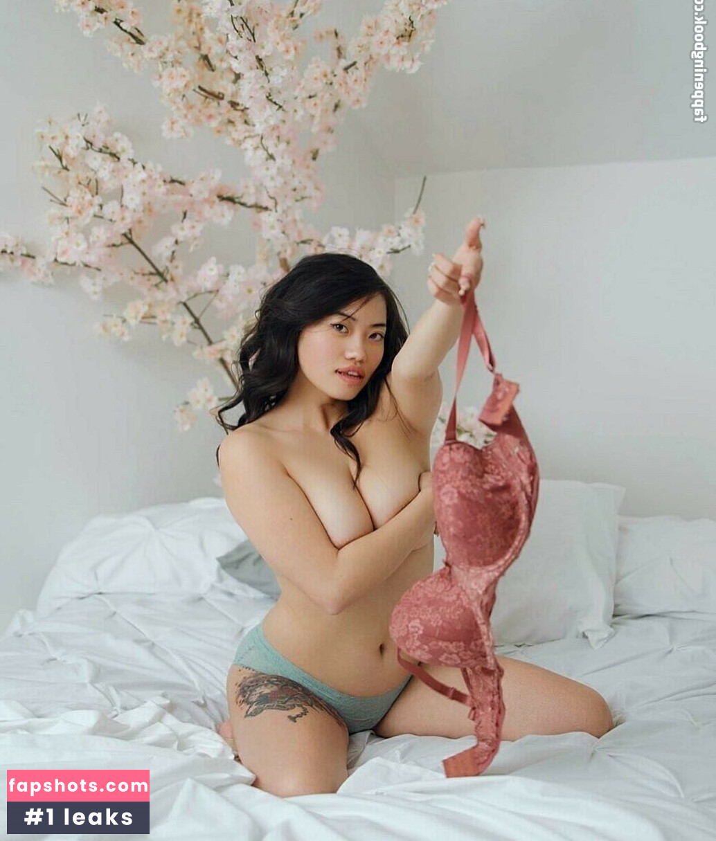 Hmong Julie Vue Nude Leaks OnlyFans Photos #24 - LeakJerk