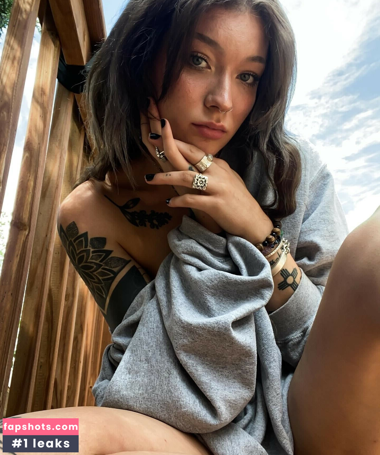 HoboQueen gallery photo #2