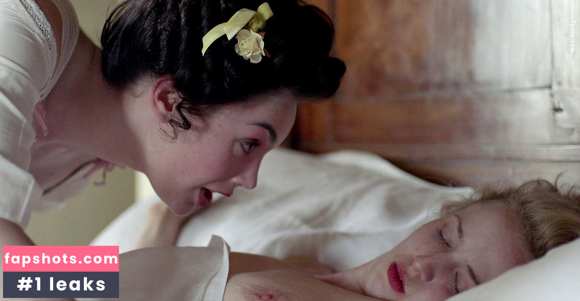 Holli Dempsey gallery photo #5