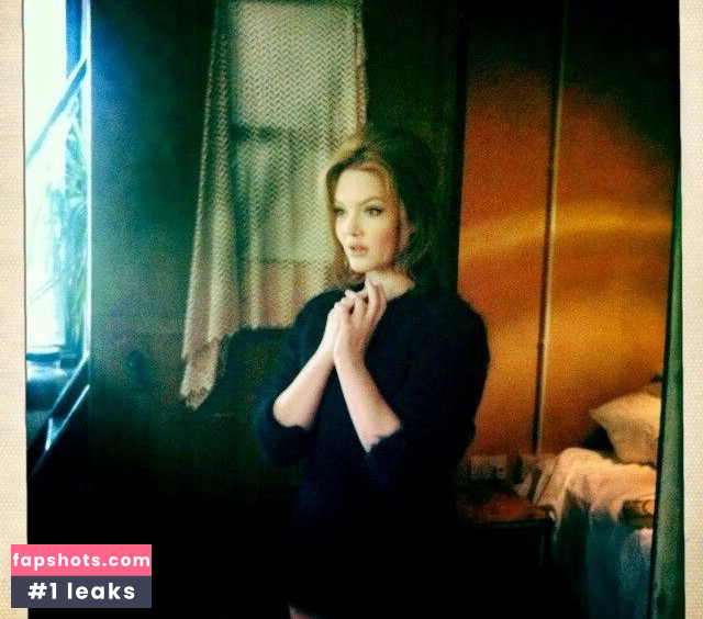 Holliday Grainger Nude Leaks OnlyFans Photos #13 - LeakJerk