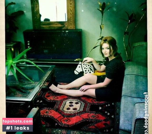 Holliday Grainger Nude Leaks OnlyFans Photos #3 - LeakJerk