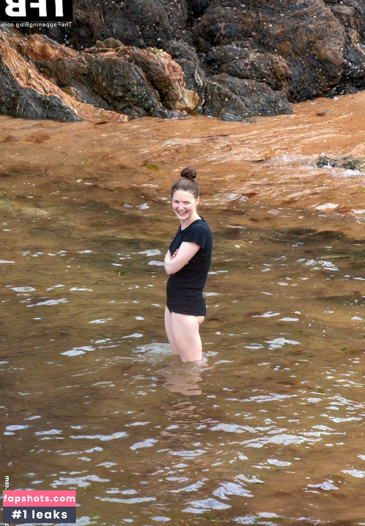 Holliday Grainger Nude Leaks OnlyFans Photos #23 - LeakJerk