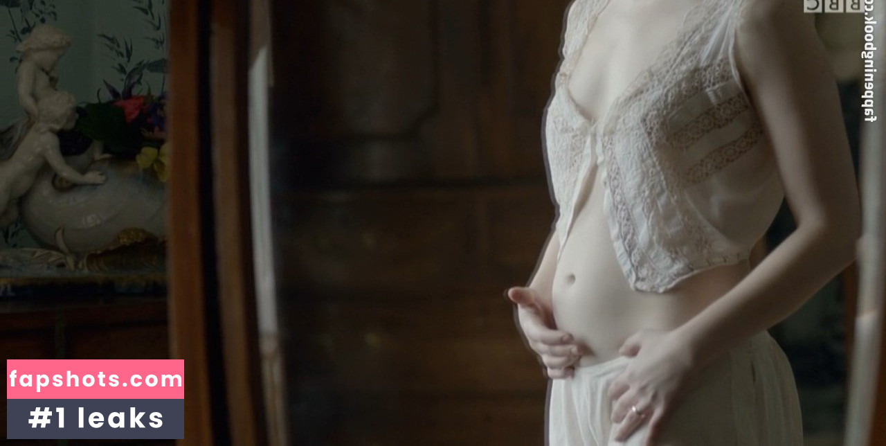 Holliday Grainger Nude Leaks OnlyFans Photos #37 - LeakJerk