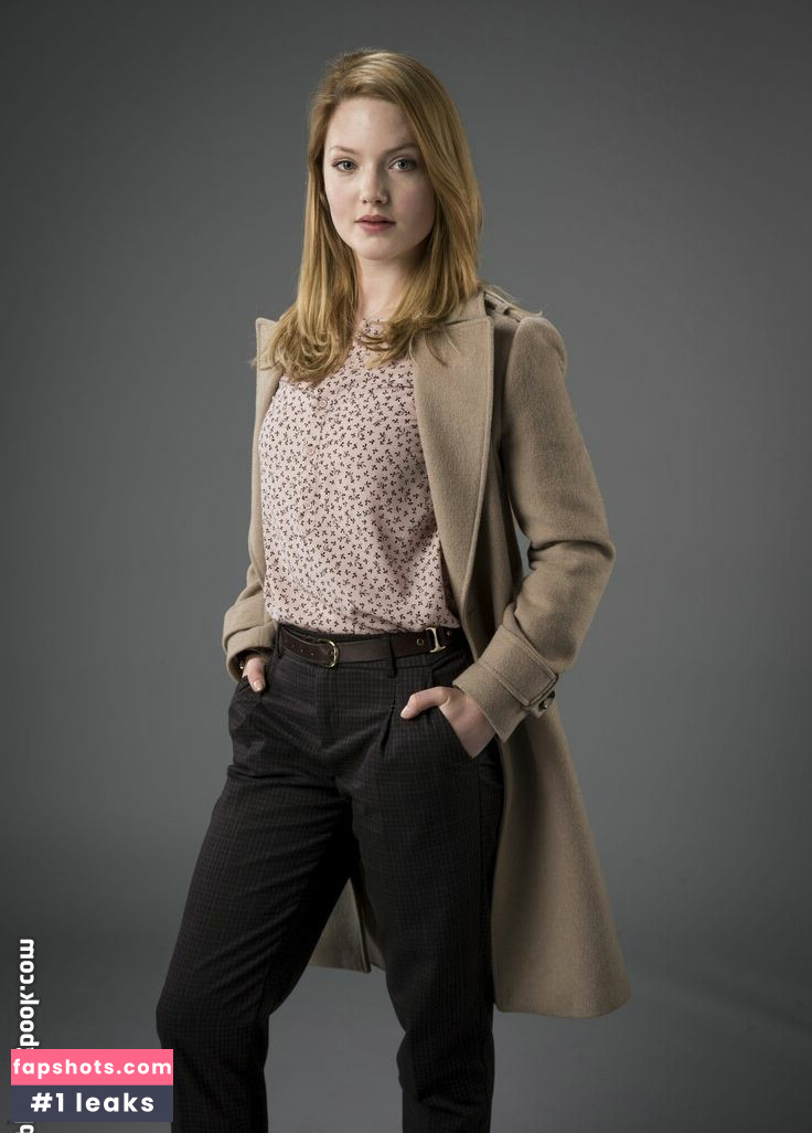 Holliday Grainger Nude Leaks OnlyFans Photos #8 - LeakJerk