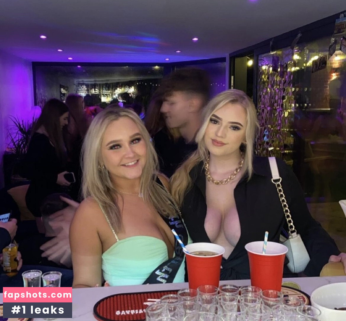 Hollie H gallery photo #12