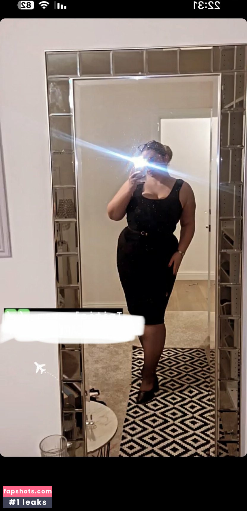 Hollie H gallery photo #17