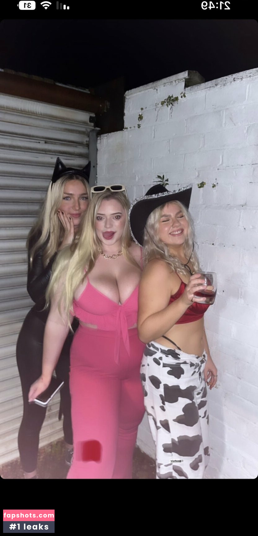 Hollie H gallery photo #20