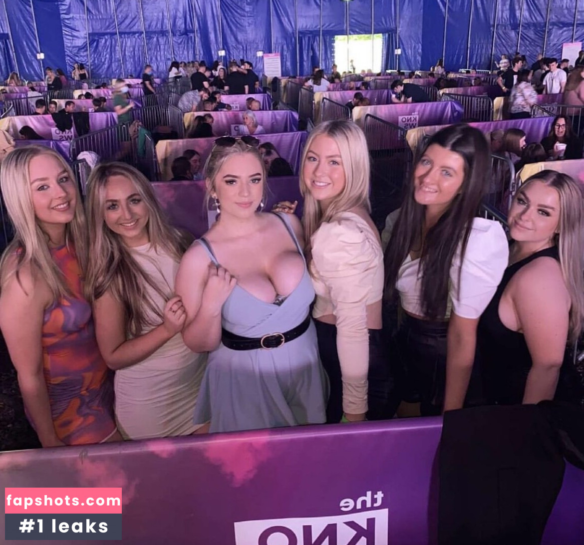 Hollie H gallery photo #24