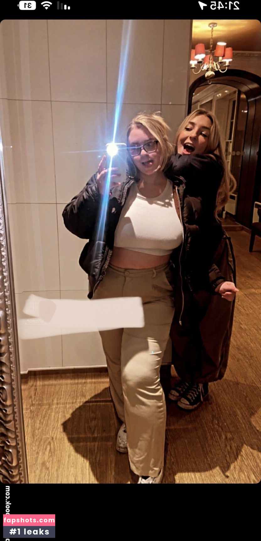 Hollie H gallery photo #26