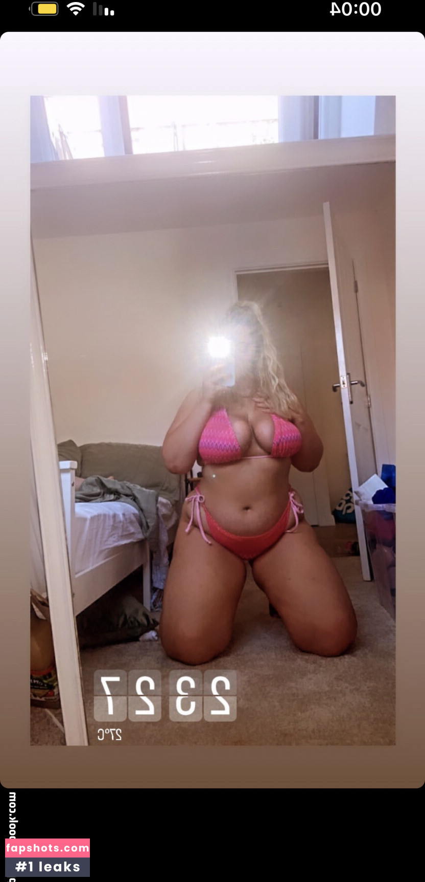 Hollie H gallery photo #7