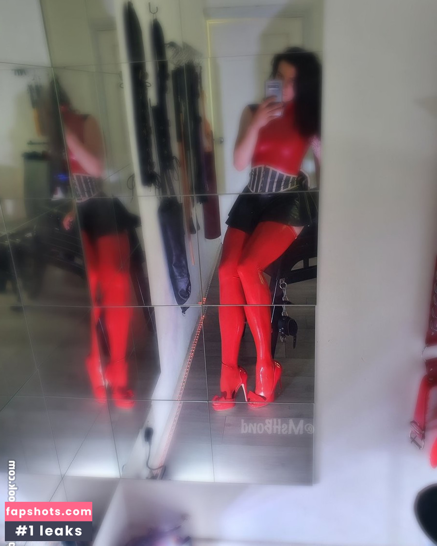 Holliepopx nude babe gallery