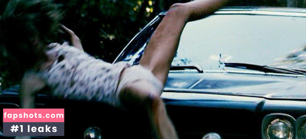 Holly Baldwin gallery photo #3