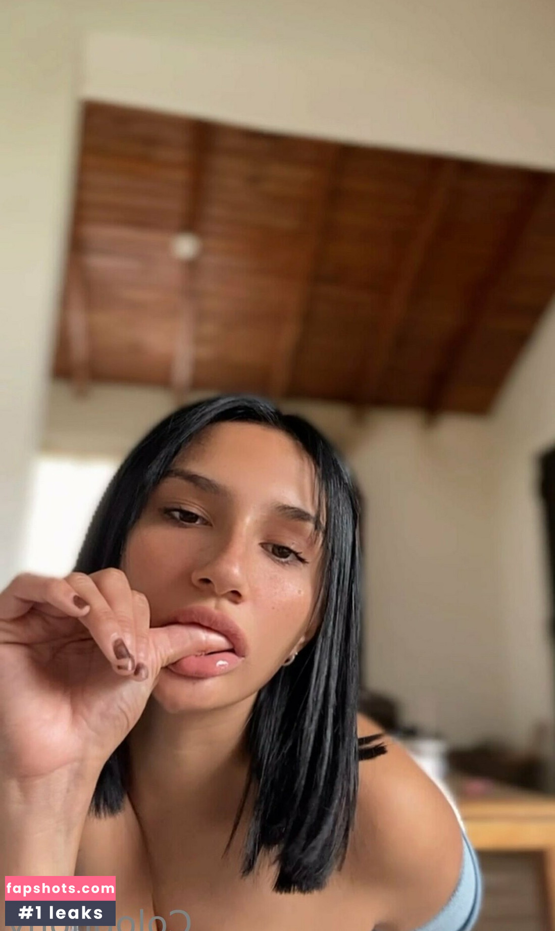 holly.bratty gallery photo #17