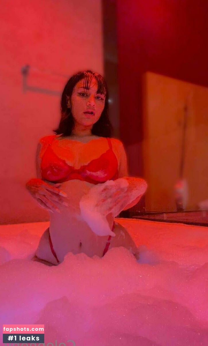 holly.bratty gallery photo #33