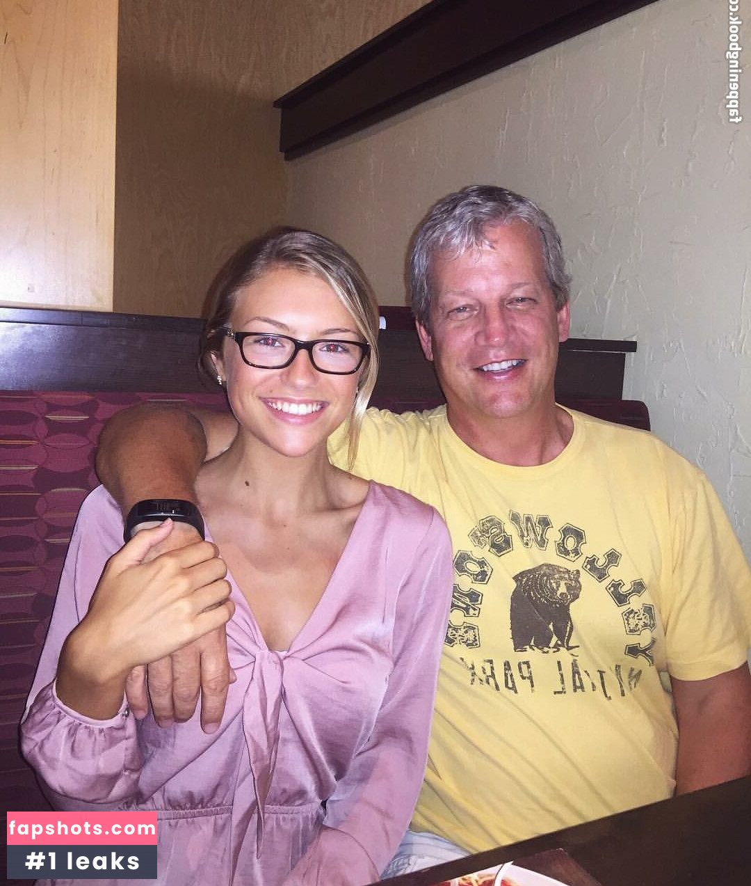 Holly Cloar gallery photo #18