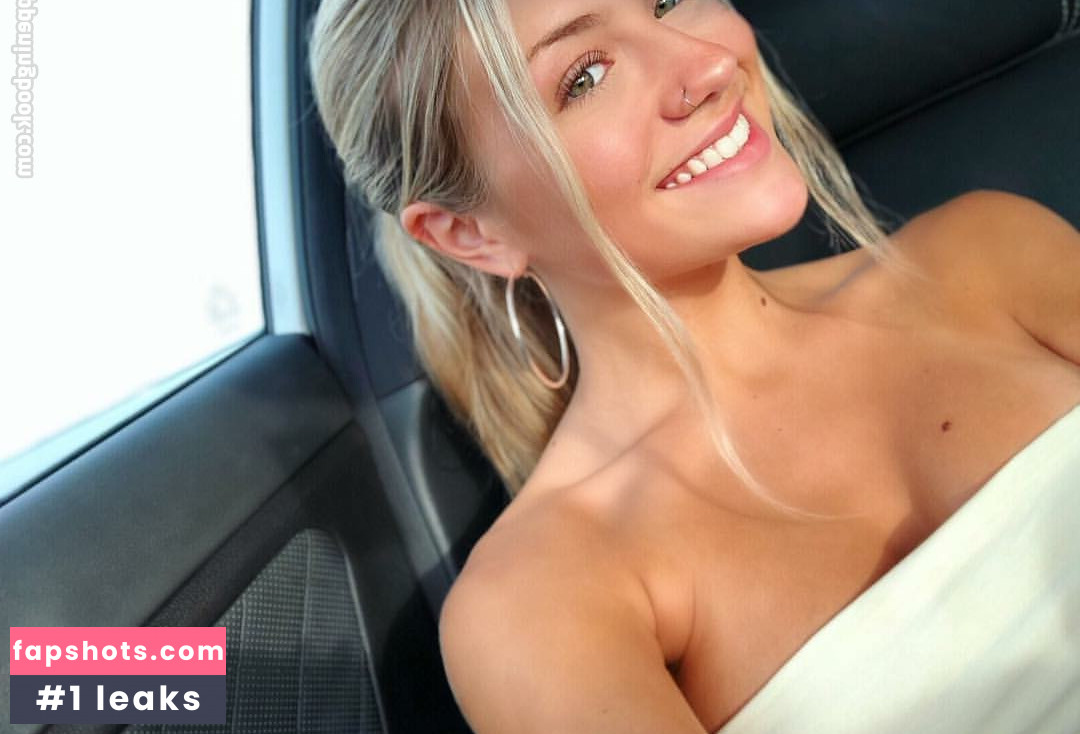 Holly Cloar gallery photo #20