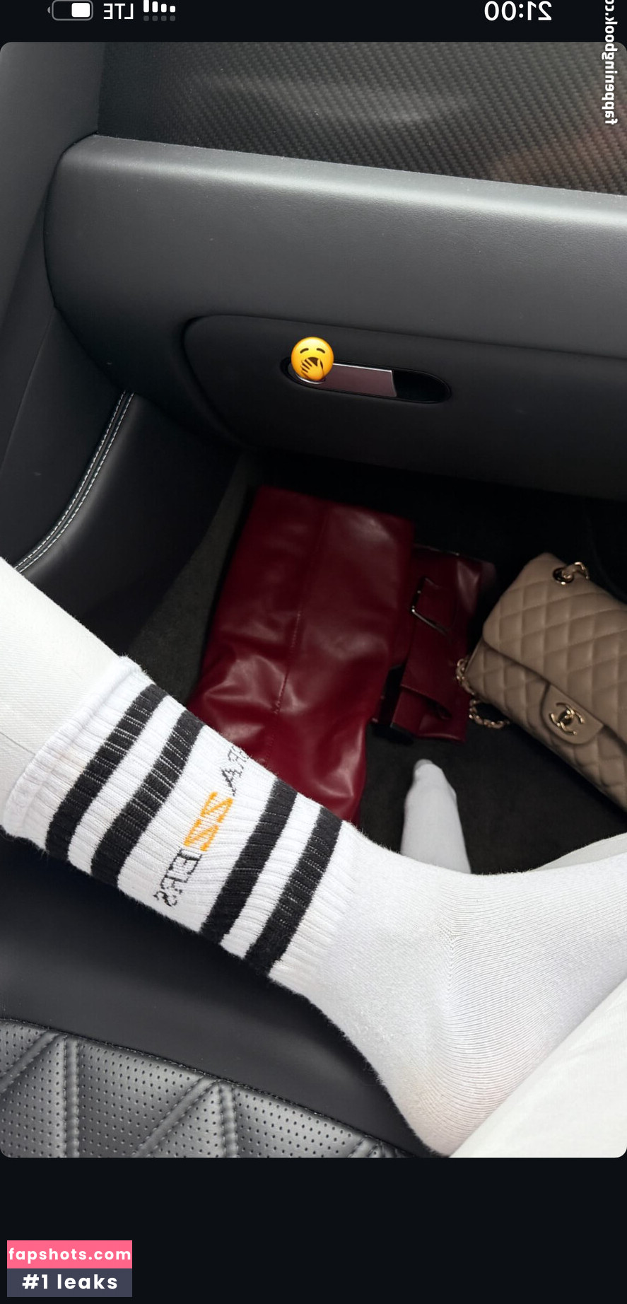 Holly Deacon nude babe gallery