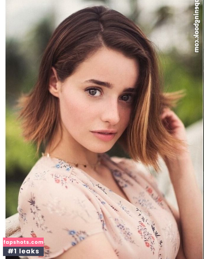Holly Earl gallery photo #6