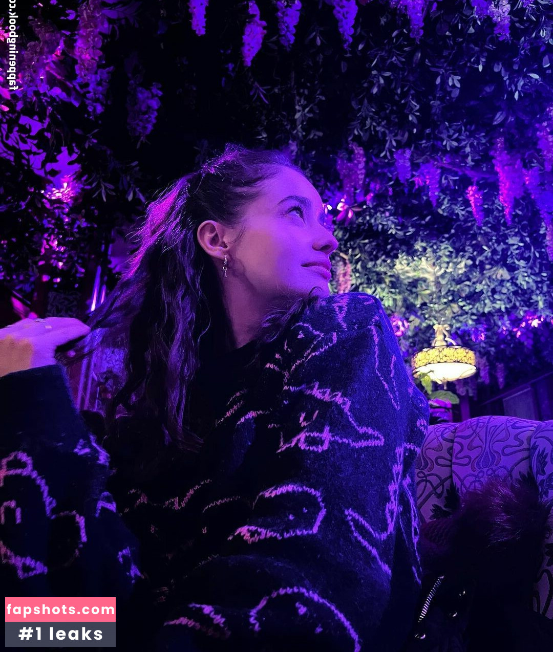 Holly Earl gallery photo #9