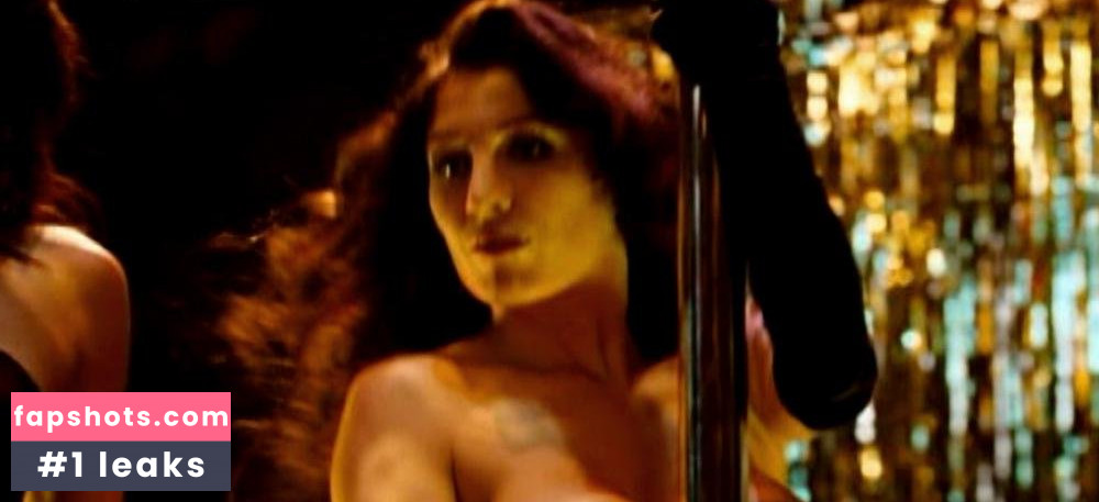 Holly Eglington gallery photo #21